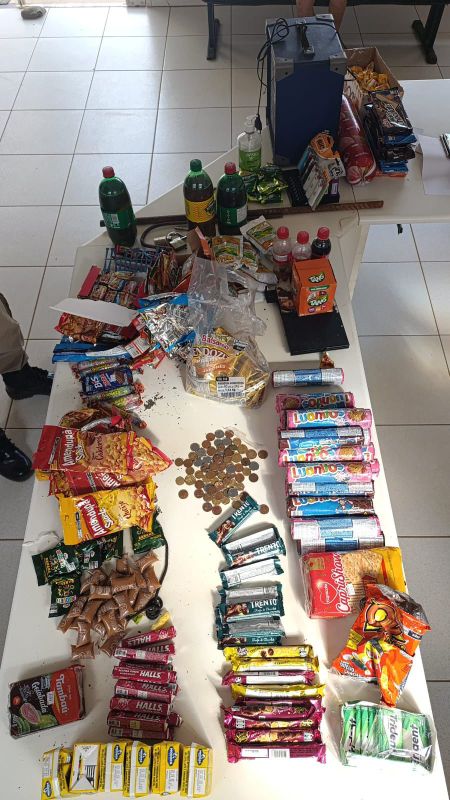 Caetité: Polícia Militar detém suspeitos de furto e recupera produtos — imagem 2
